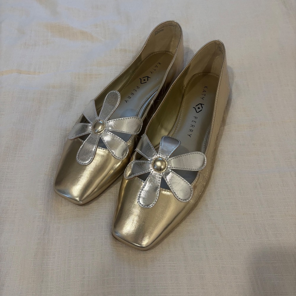 Katy Perry Evie Daisy Gold Metallic Floral Square Toe Flats Mens Size 9M 39